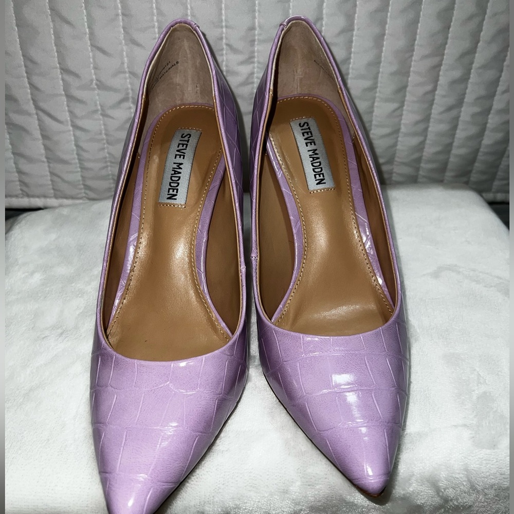 Woman’s Steve Madden Pumps
